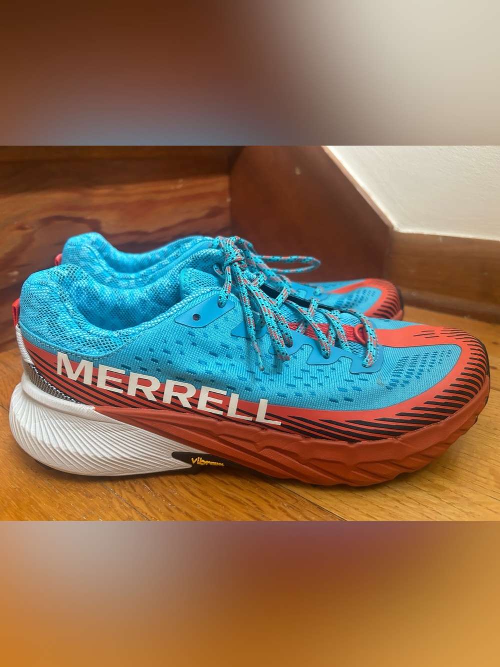 MERRELL Agility Peak 5 Trail Sneaker (Women) size 9